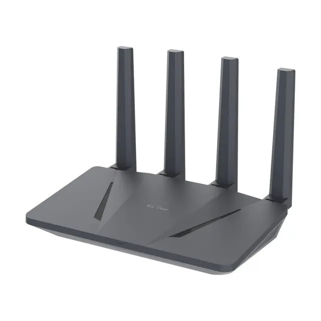 GL.iNet Flint GL-AX1800 — вид спереди под углом